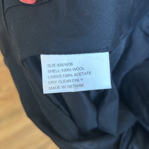 Men’s suit jacket and pants - Picture 4 of 6